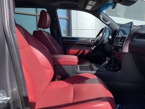 Used 2022 Lexus GX 460 Premium w/ Accessory Package image 13