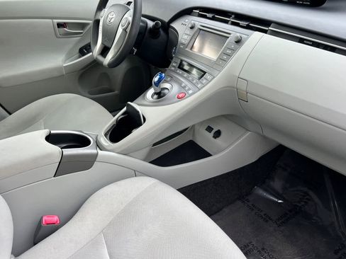Used 2013 Toyota Prius Two image 16