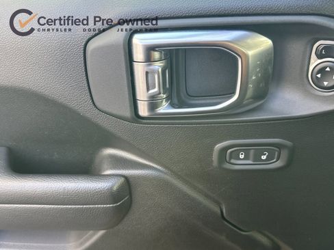 Certified 2025 Jeep Wrangler Unlimited Rubicon 4xe w/ Convenience Group AWD/4WD image 12