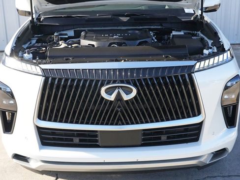 Used 2025 INFINITI QX80 Sensory image 8
