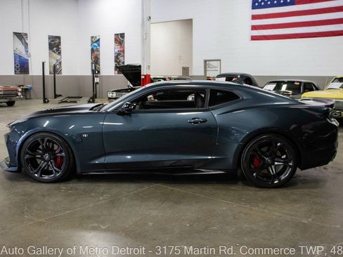 Used 2022 Chevrolet Camaro SS RWD image 3