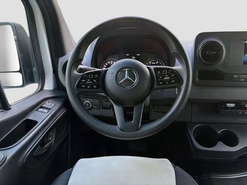 Used 2022 Mercedes-Benz Sprinter 2500 image 20