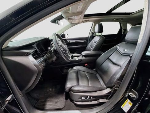 Used 2017 Cadillac XT5 Premium Luxury w/ LPO, Wheel Lock Package FWD image 18