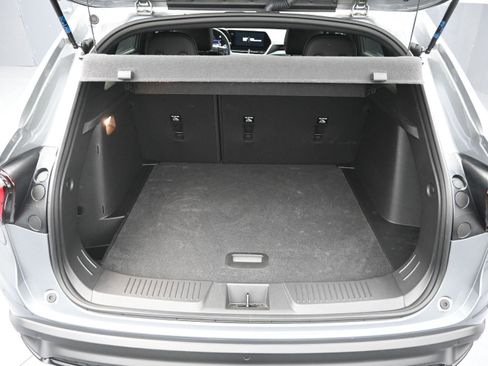 Used 2025 Chevrolet Trax RS w/ Driver Confidence Package image 24