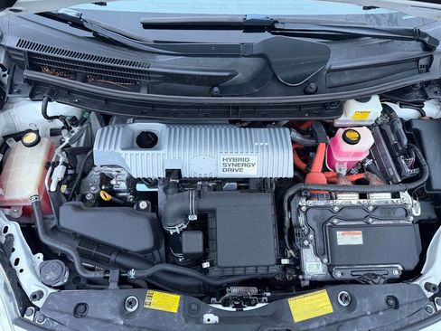 Used 2014 Toyota Prius Three image 22