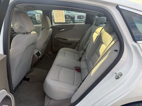 Used 2023 Chevrolet Malibu LT image 9