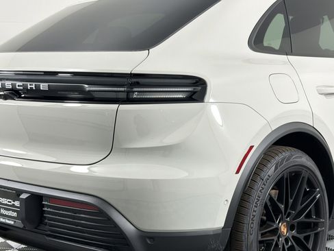 New 2026 Porsche Macan Electric RWD image 10