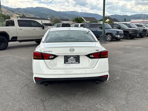 Used 2024 Nissan Altima 2.5 SR FWD image 41