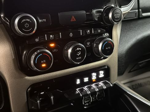Used 2019 RAM 1500 Laramie AWD/4WD image 19