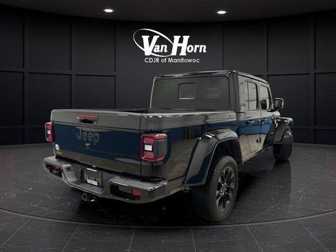 Used 2023 Jeep Gladiator Overland image 3