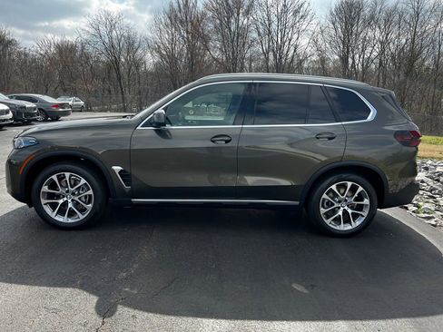 New 2026 BMW X5 xDrive40i w/ Parking Assistance Package image 8