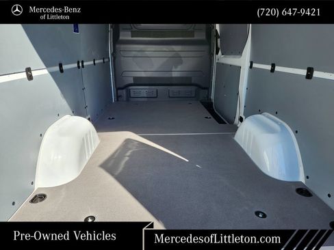 Used 2025 Mercedes-Benz Sprinter 2500 image 31
