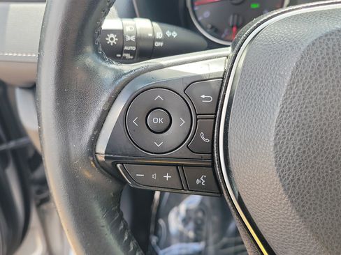 Used 2019 Toyota RAV4 XLE Premium image 30