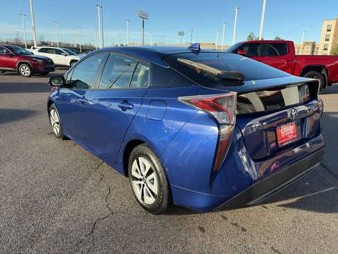 Used 2017 Toyota Prius Two image 3