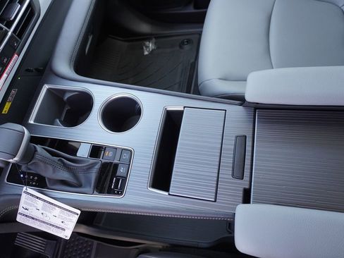 New 2026 Toyota Sienna XLE FWD image 17