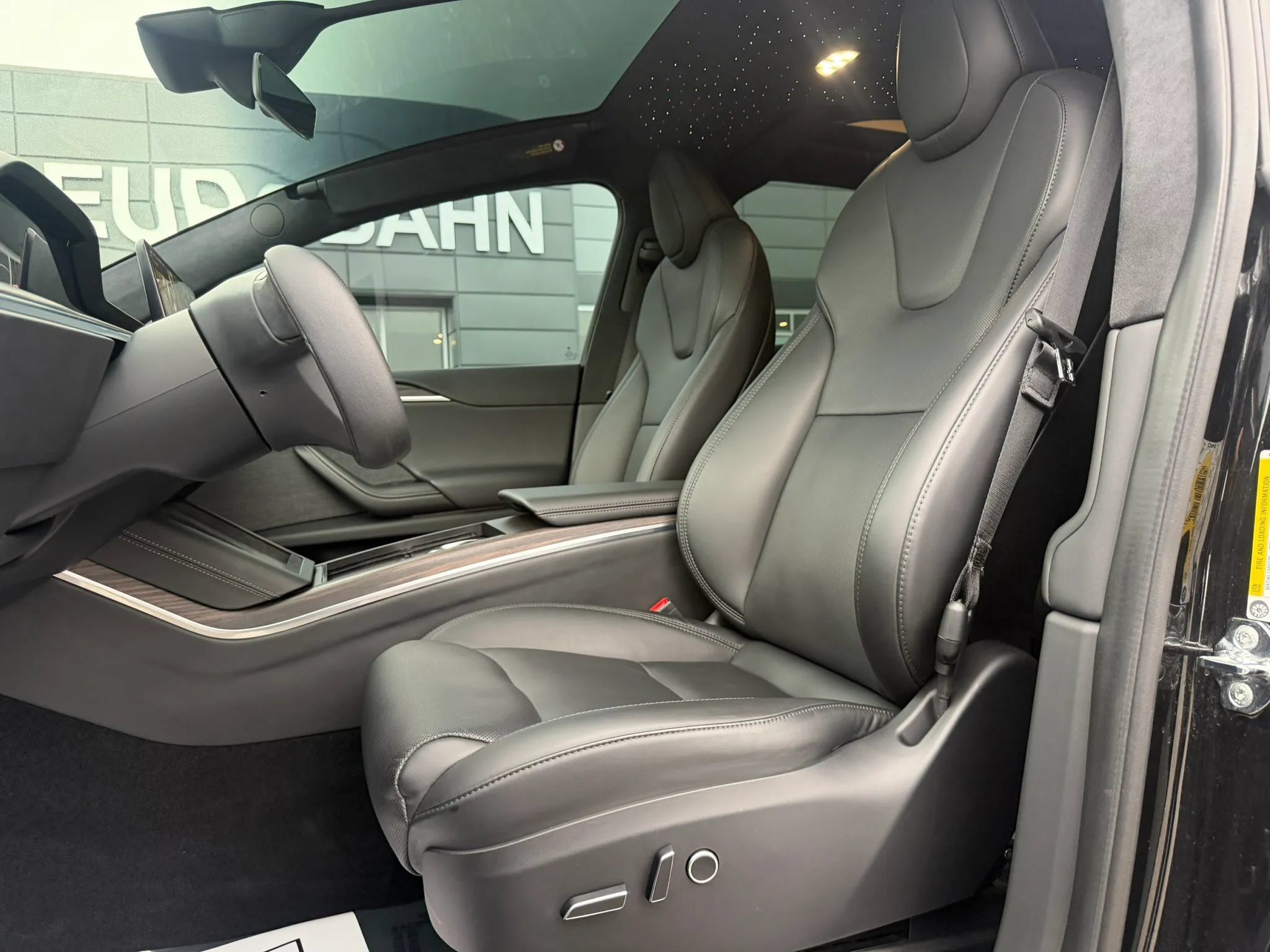 Used 2023 Tesla Model X AWD/4WD image 8