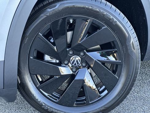 New 2026 Volkswagen Atlas Cross Sport SE image 10
