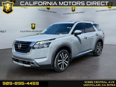 Used 2024 Nissan Pathfinder Platinum w/ Cargo Package