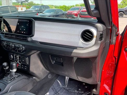 Used 2025 Jeep Wrangler Unlimited Sport S 4xe AWD/4WD image 28