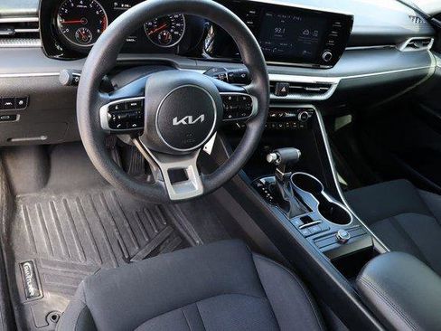 Used 2022 Kia K5 LX image 9