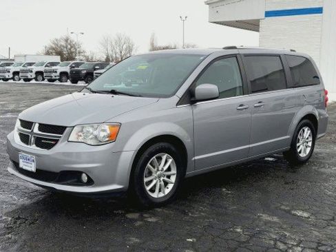 Used 2018 Dodge Grand Caravan SXT image 4