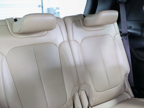 Used 2023 Jeep Grand Cherokee L Limited w/ Luxury Tech Group II image 31