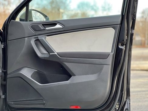 Used 2020 Volkswagen Tiguan S image 23