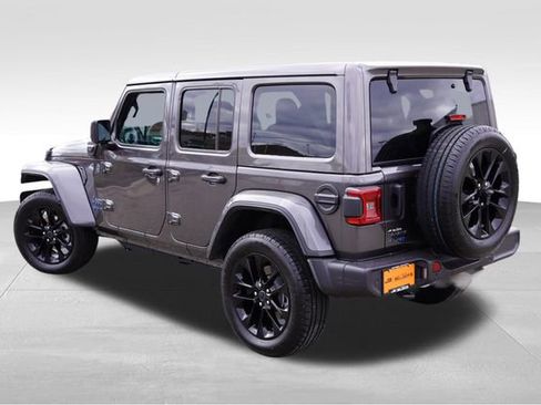 Certified 2025 Jeep Wrangler Unlimited Sahara w/ Safety Group image 8