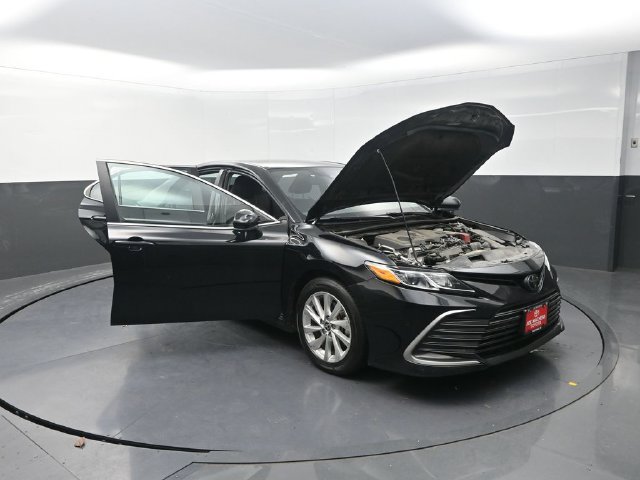 Used 2023 Toyota Camry LE AWD/4WD image 39
