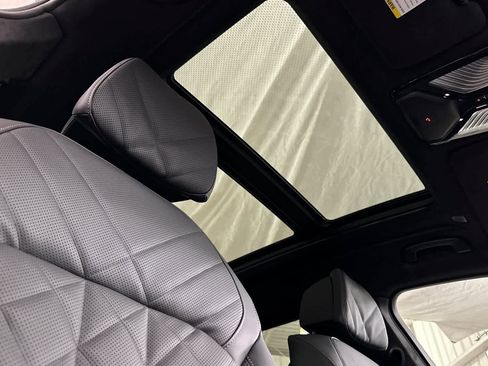 Used 2026 BMW X7 xDrive40i w/ Executive Package image 17