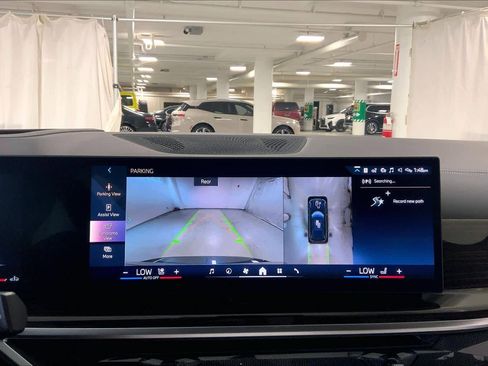 New 2026 BMW X5 xDrive40i w/ M Sport Package image 19