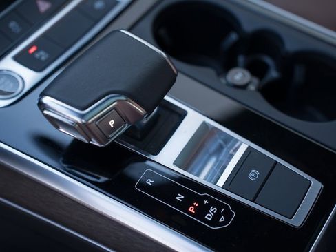 Used 2025 Audi Q7 2.0T Premium w/ Convenience Plus Package image 27