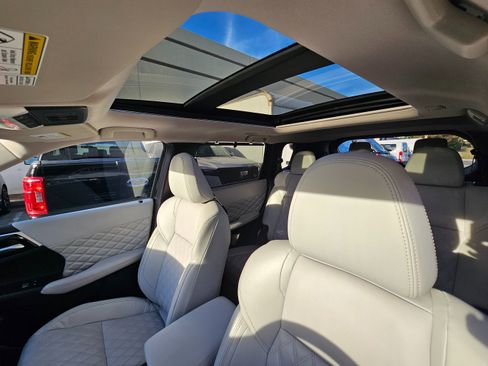 Used 2024 Mitsubishi Outlander SEL image 38