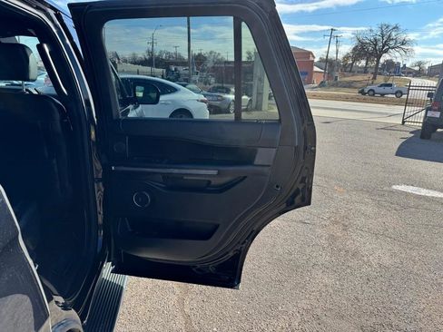Used 2019 Ford Expedition XLT w/ Equipment Group 202A AWD/4WD image 16