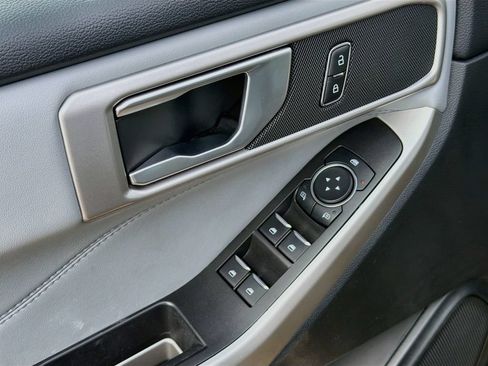 Used 2024 Ford Explorer XLT w/ Equipment Group 202A AWD/4WD image 19