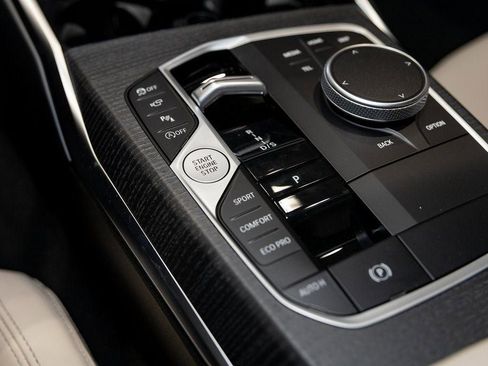 Used 2026 BMW 330i xDrive Sedan w/ Premium Package image 24