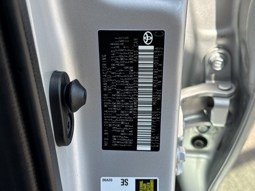 Used 2025 Toyota Corolla LE FWD image 25