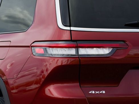 New 2026 Jeep Grand Cherokee L Limited w/ Trailer Tow Package AWD/4WD image 9