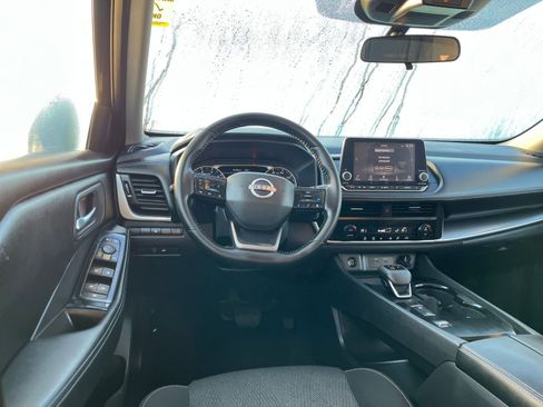 Used 2025 Nissan Rogue SV image 35