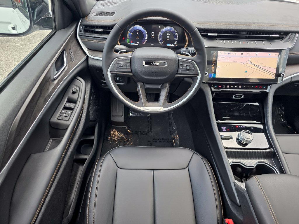 New 2026 Jeep Grand Cherokee L Limited AWD/4WD image 31