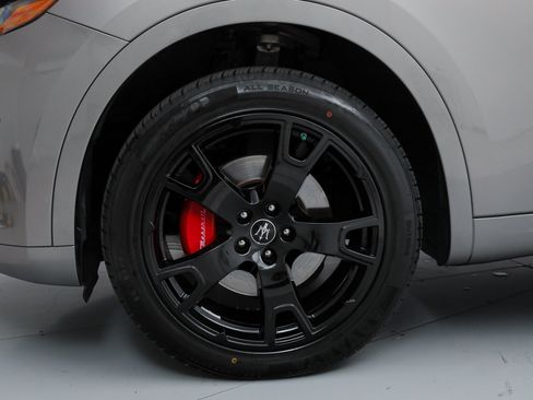 Certified 2022 Maserati Levante GT AWD/4WD image 20
