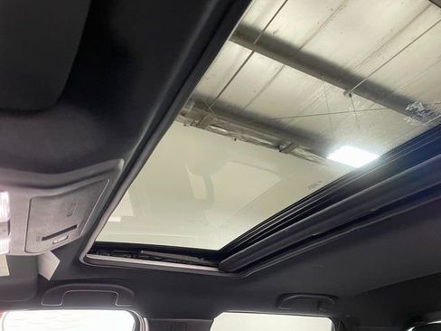 Used 2022 Nissan Frontier PRO-4X image 19