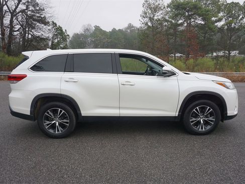 Used 2019 Toyota Highlander Plus image 24