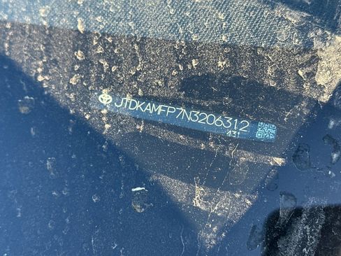 Used 2022 Toyota Prius Prime XLE image 2