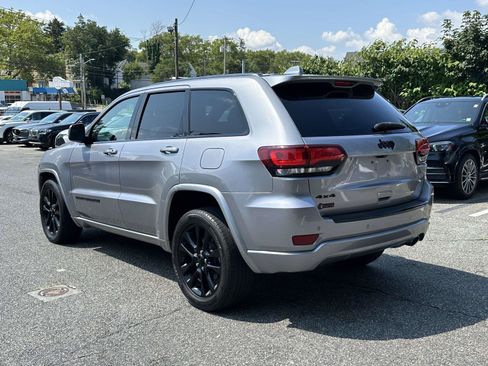 Used 2018 Jeep Grand Cherokee Altitude AWD/4WD image 5