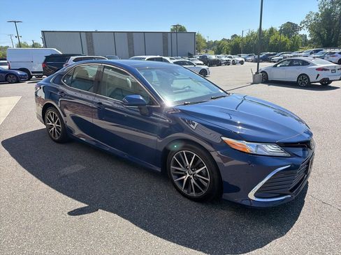 Used 2023 Toyota Camry XLE FWD image 8