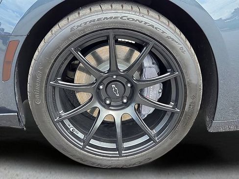 Used 2023 Chevrolet Camaro LT RWD image 9