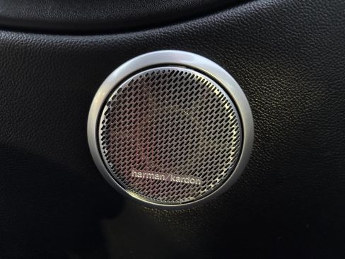 Used 2018 Alfa Romeo Giulia Quadrifoglio w/ Driver Assist Dynamic Package image 17