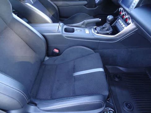 Used 2025 Toyota GR86 Premium w/ ALL Weather Mat Package (TMS) RWD image 13