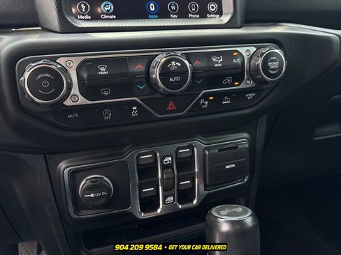 Used 2021 Jeep Wrangler Unlimited Sahara AWD/4WD image 16